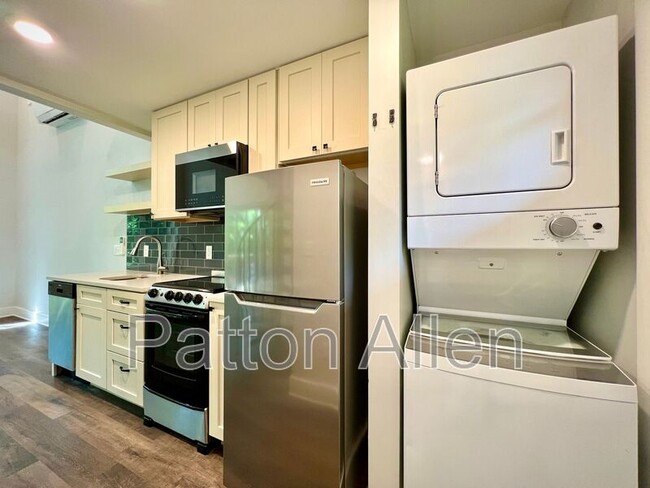 Building Photo - 10-10 Riverview Dr