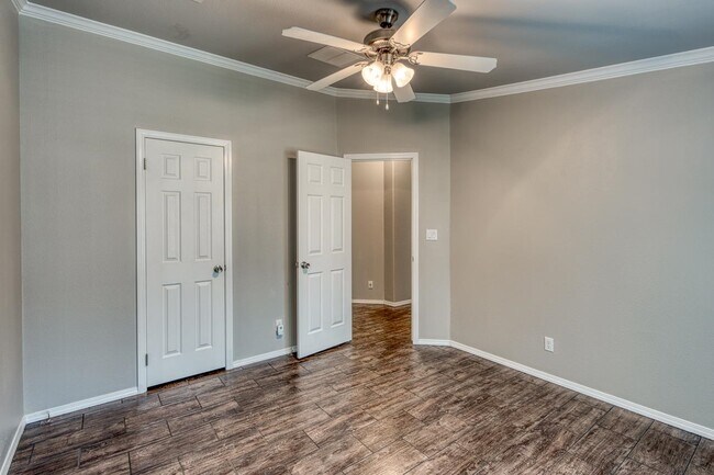 Building Photo - 826 Sandy Mountain Dr