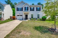 Building Photo - House In The Charming Neighborhood of Lake...