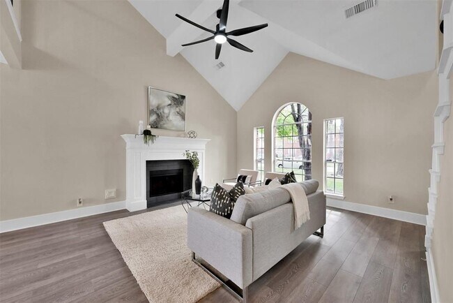 Building Photo - 14410 Cypress Falls Dr