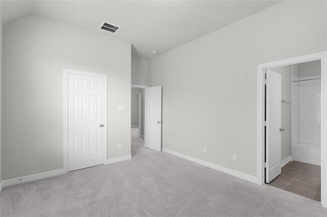 Building Photo - 6026 Lake Bridge Ln