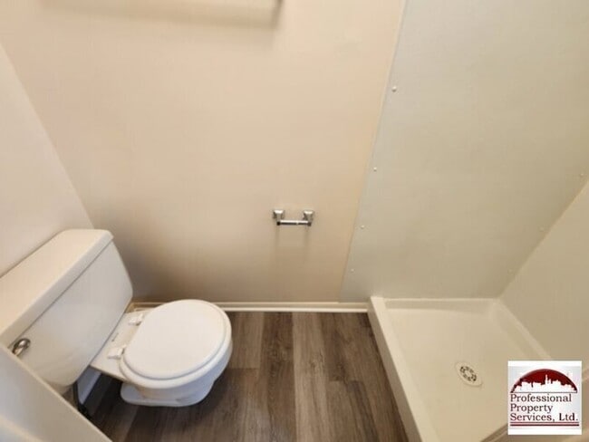 Building Photo - Upgraded End Unit In Amber Meadows