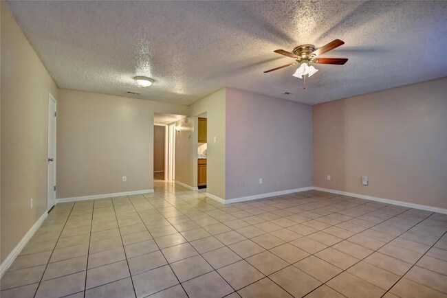 Building Photo - 1912 Bernice St