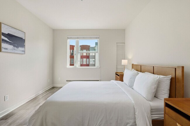 Building Photo - 2000 Post St