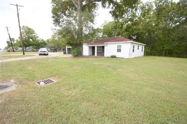 Building Photo - 2140 Hwy 6