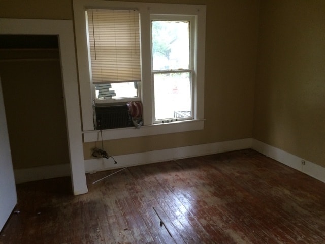 Building Photo - SPECIAL!!!