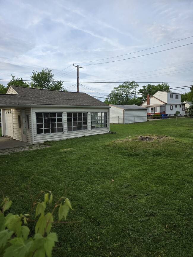 Building Photo - 23548 Lauren Ave