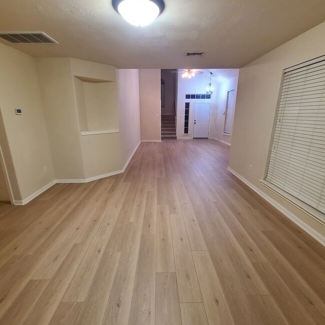 Building Photo - 16786 N Blue Jay Dr