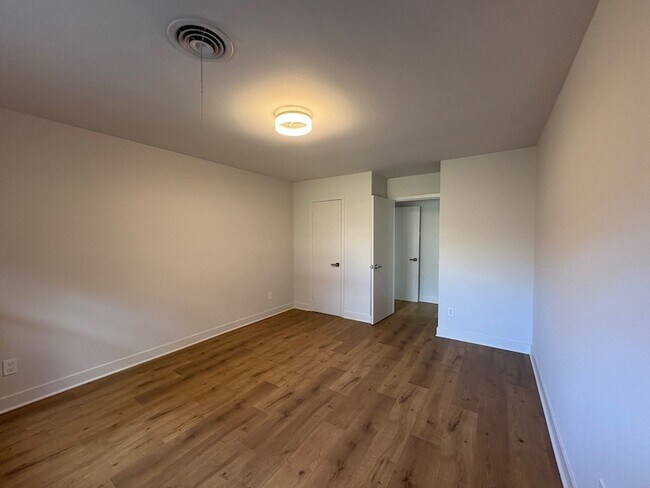 Building Photo - 5822 Yarwell Dr