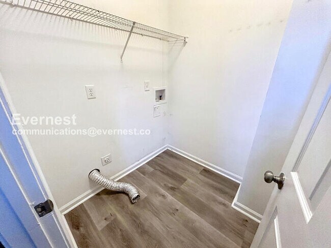 Building Photo - 6793 Chestwood Ln