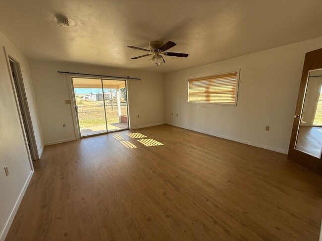 Building Photo - Spacious 2 Bedroom on 1 Arce -Texico Schools