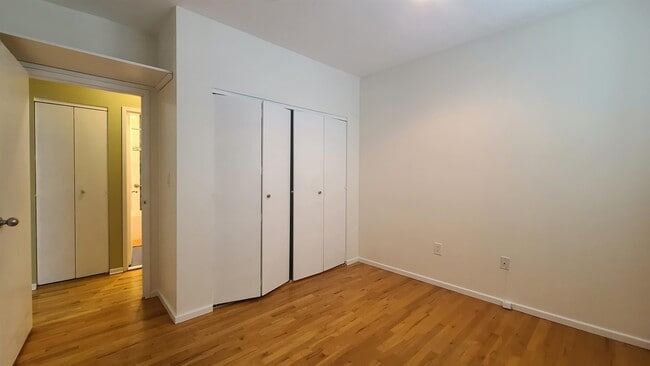 Building Photo - 518-536-536 Gregory Ave