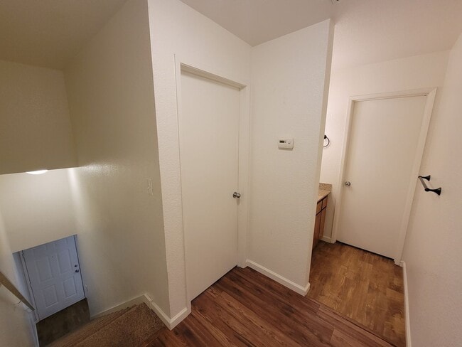 Building Photo - Two Story 3 Bedroom 2 Bath Condo in Chico ...