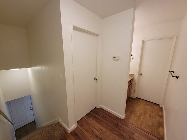 Building Photo - Two Story 3 Bedroom 2 Bath Condo in Chico for Rent!