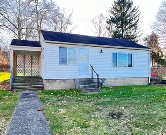 Building Photo - 121 Cotter Rd