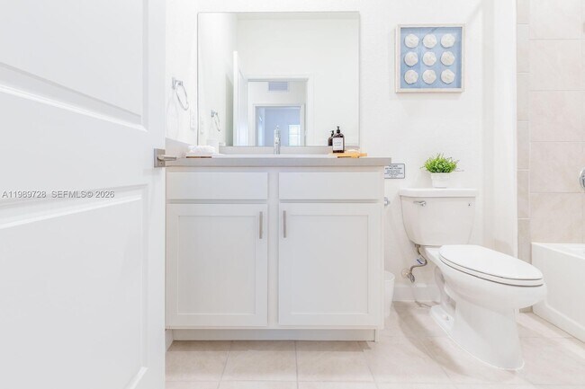 Building Photo - 1156 SW 6th Ct