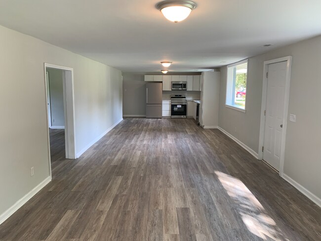 Building Photo - Coming soon!!!  1/2 off 1st full months re...