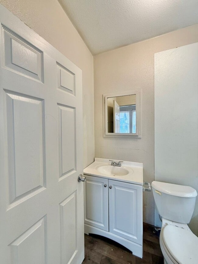 Building Photo - Bow St Tripex