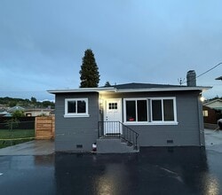 Building Photo - Completely Remodeled Single Family House!