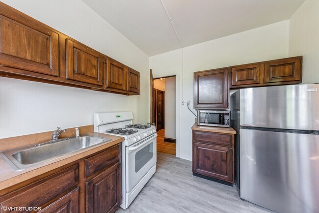 Building Photo - 5425 S E View Park