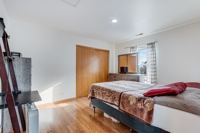 Building Photo - 1544 Suncrest Ln