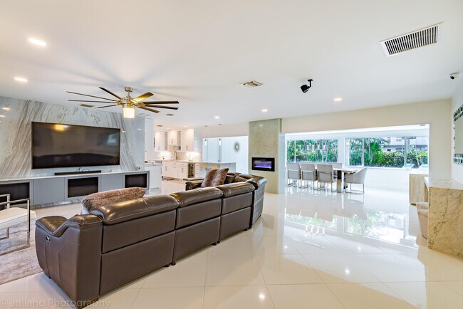 Building Photo - 1510 SE 14th Ct