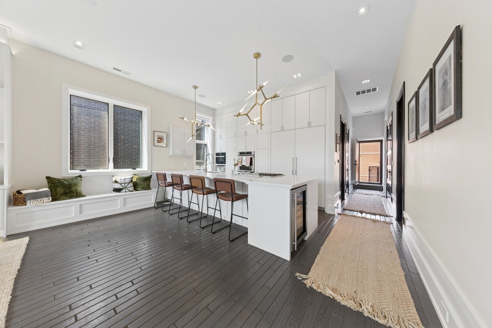 Building Photo - 2756 N Magnolia Ave