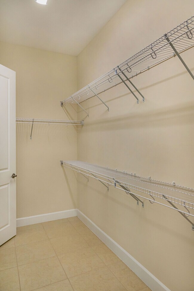 Building Photo - 15323 Goldfinch Cir