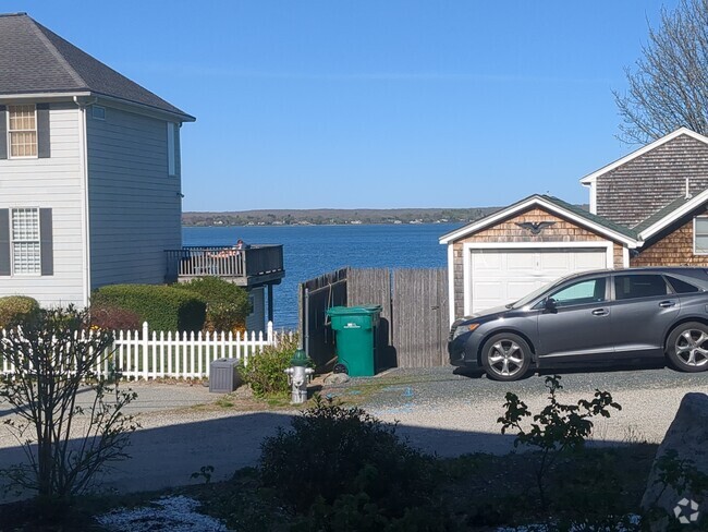 Building Photo - 36 Bayside Ave