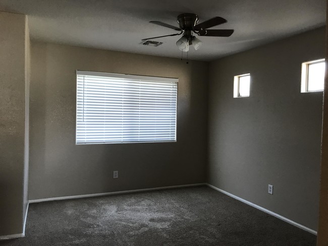 Building Photo - 29252 N Rosewood Dr