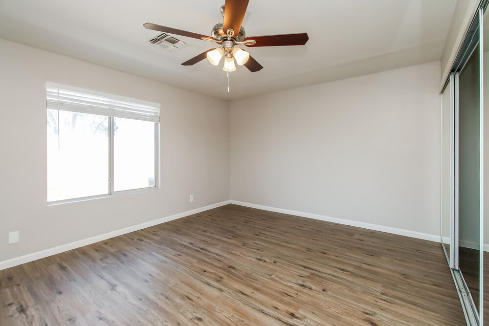 Building Photo - 986 S Wanda Dr