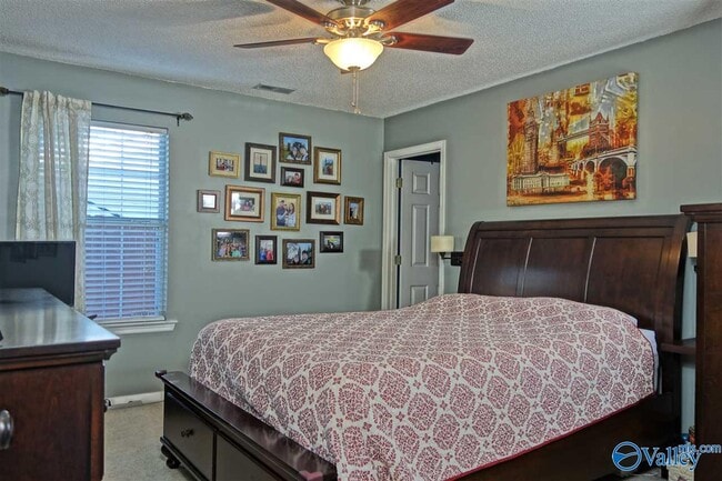 Building Photo - 166 Sandy Hollow Dr NW