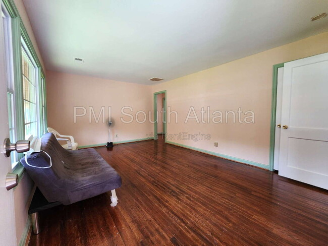 Building Photo - 2480 Spring Garden Dr SW