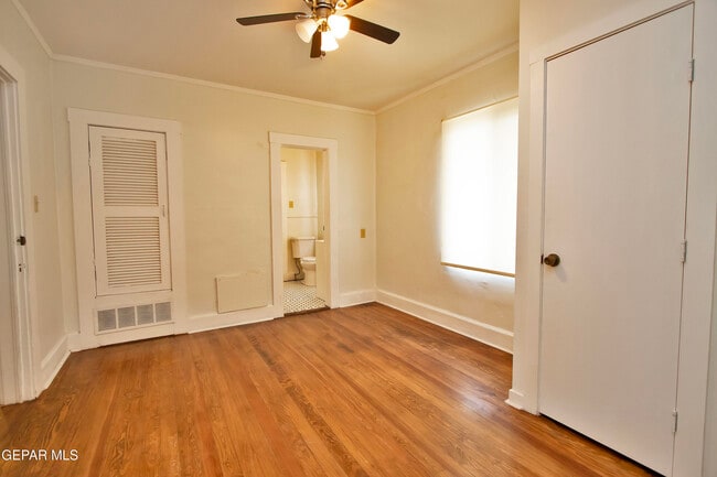 Building Photo - 1703 E Rio Grande Ave