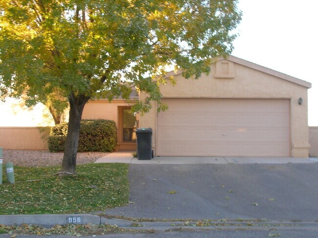 Primary Photo - 956 Harrison Dr NE