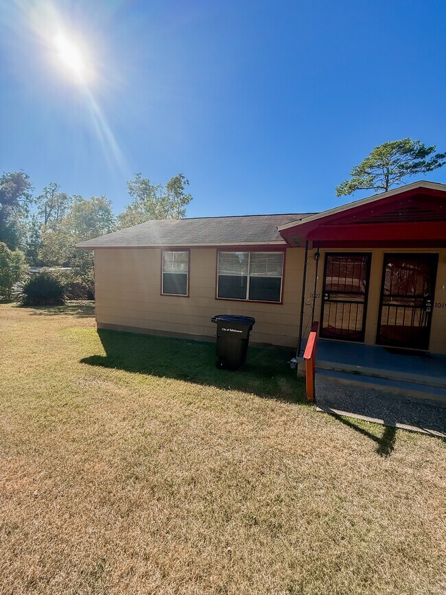 Building Photo - 1021 Griffin St