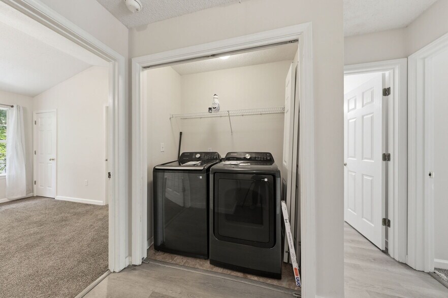 Building Photo - 345 Crooked Pine Trl