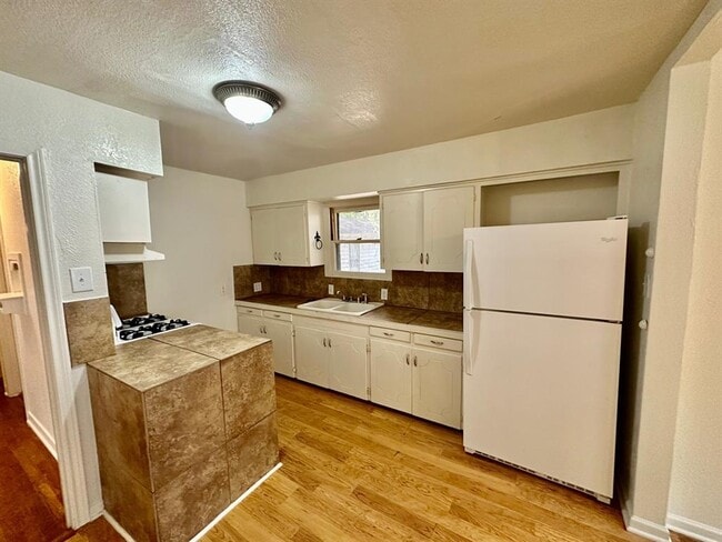 Building Photo - 931 Cheatham St