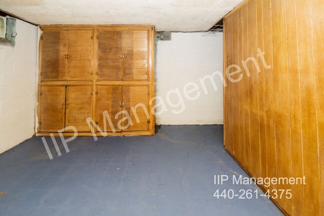 Building Photo - 2400 Noble Rd