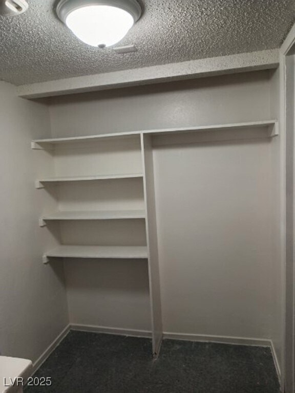 Building Photo - 1400 E Mesquite Ave