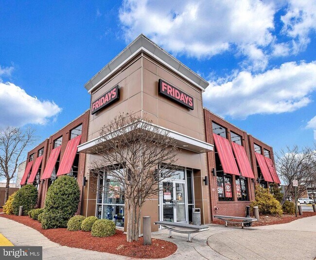 Building Photo - 2605 Fort Farnsworth Rd