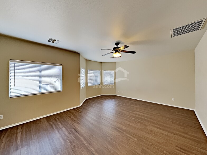 Building Photo - 15421 N 169th Ln
