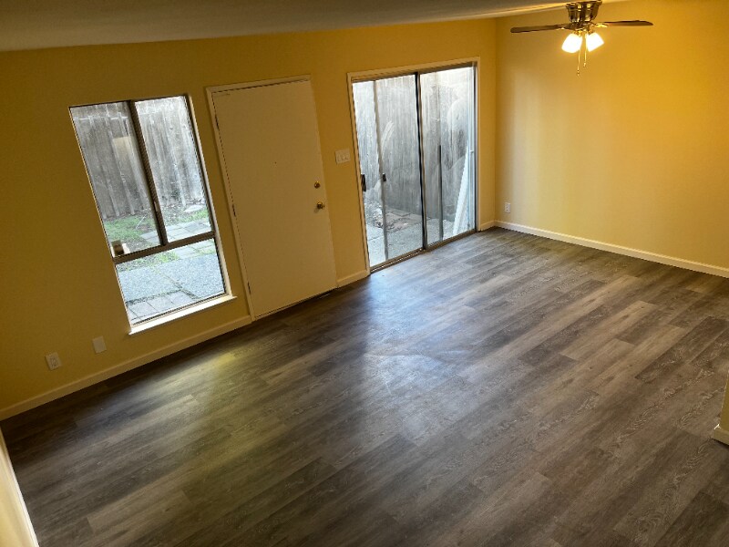 Building Photo - 4327 Fairlands Dr