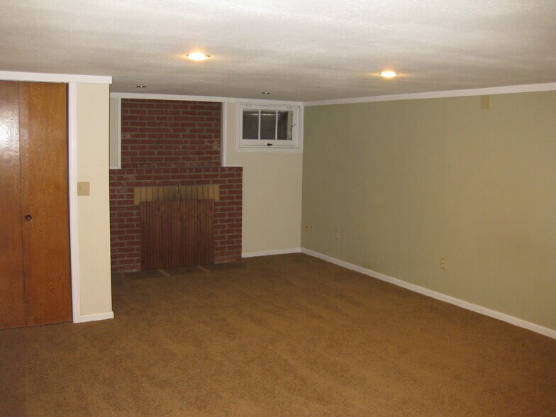 Building Photo - 1100 Z St