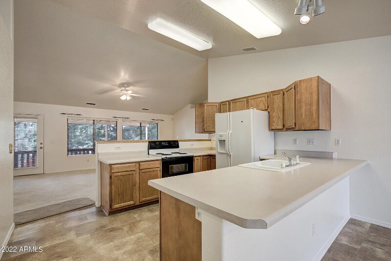 Building Photo - 502 Saguaro Cir