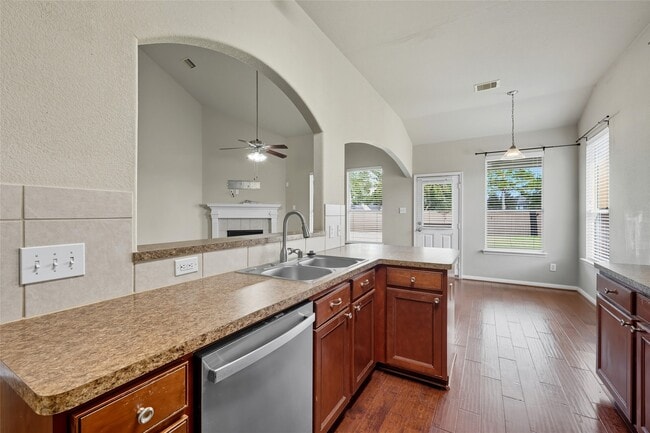 Building Photo - 2551 Marquette Trail