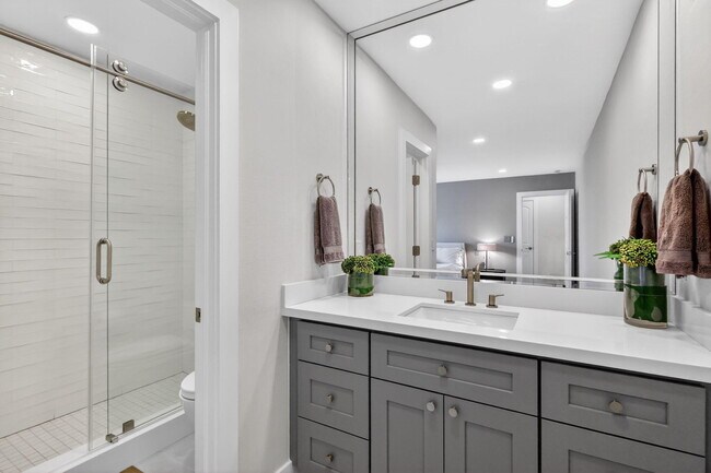 Building Photo - 937 SW 34th Ct