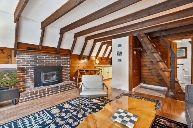 Building Photo - 51 Lake Pines Cir