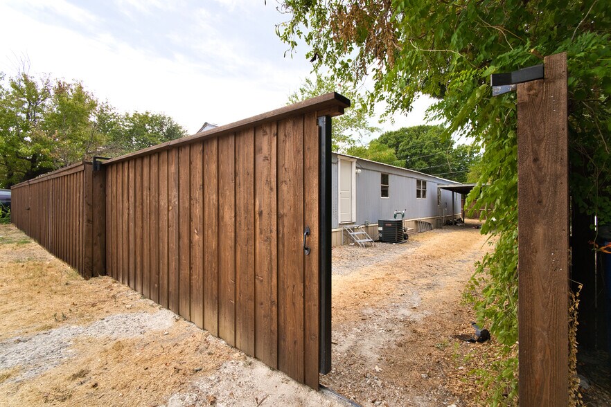 Building Photo - 5641 Kimber Ln