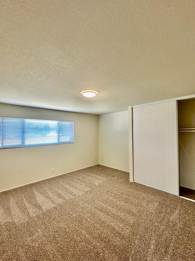 Building Photo - 15111 Washington Ave